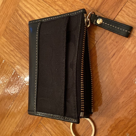 Coach change purse - Picture 2 of 2